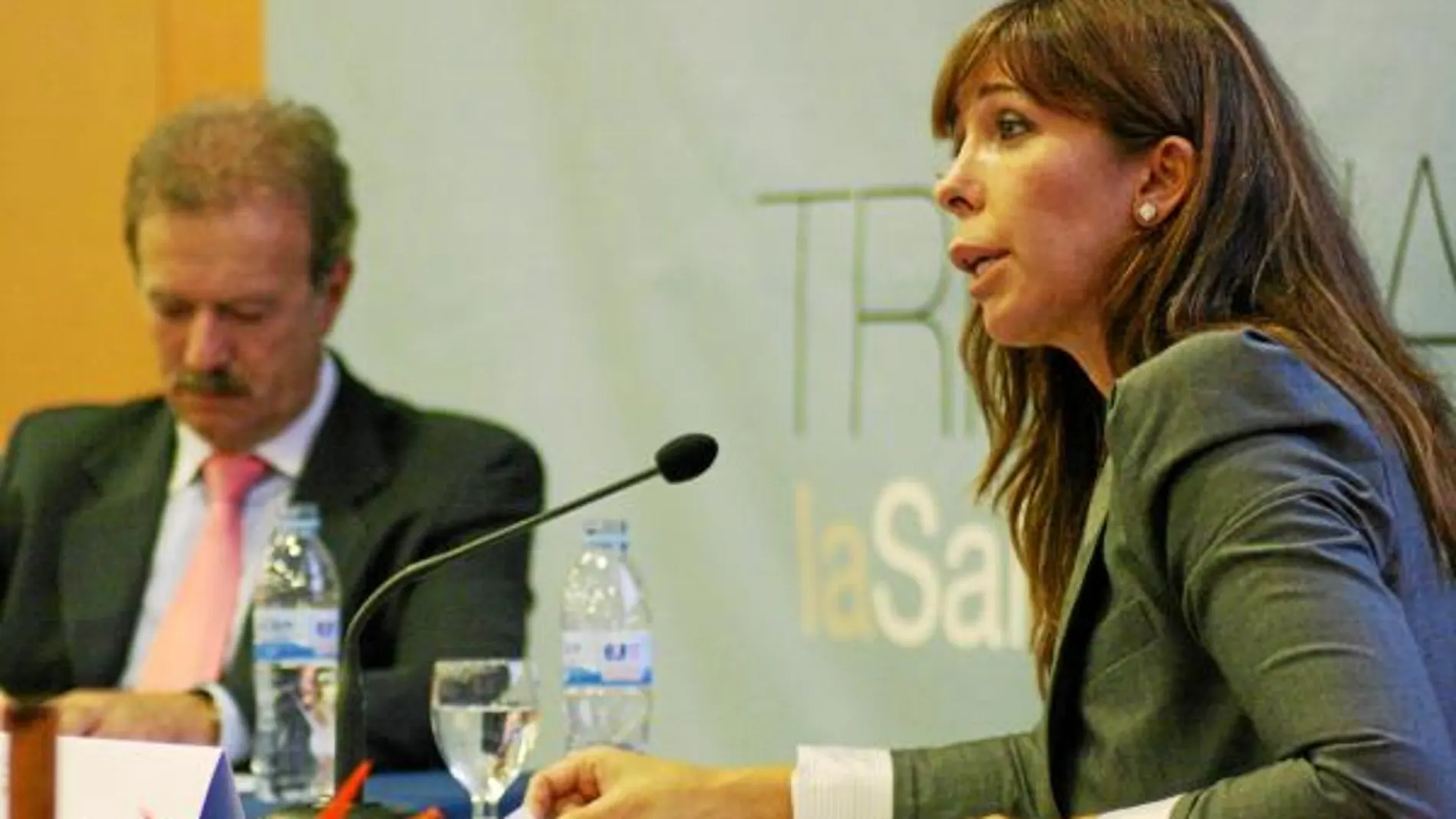 La presidenta del PP, Alicia Sánchez Camacho, ayer en una conferencia en Tribuna La Salle