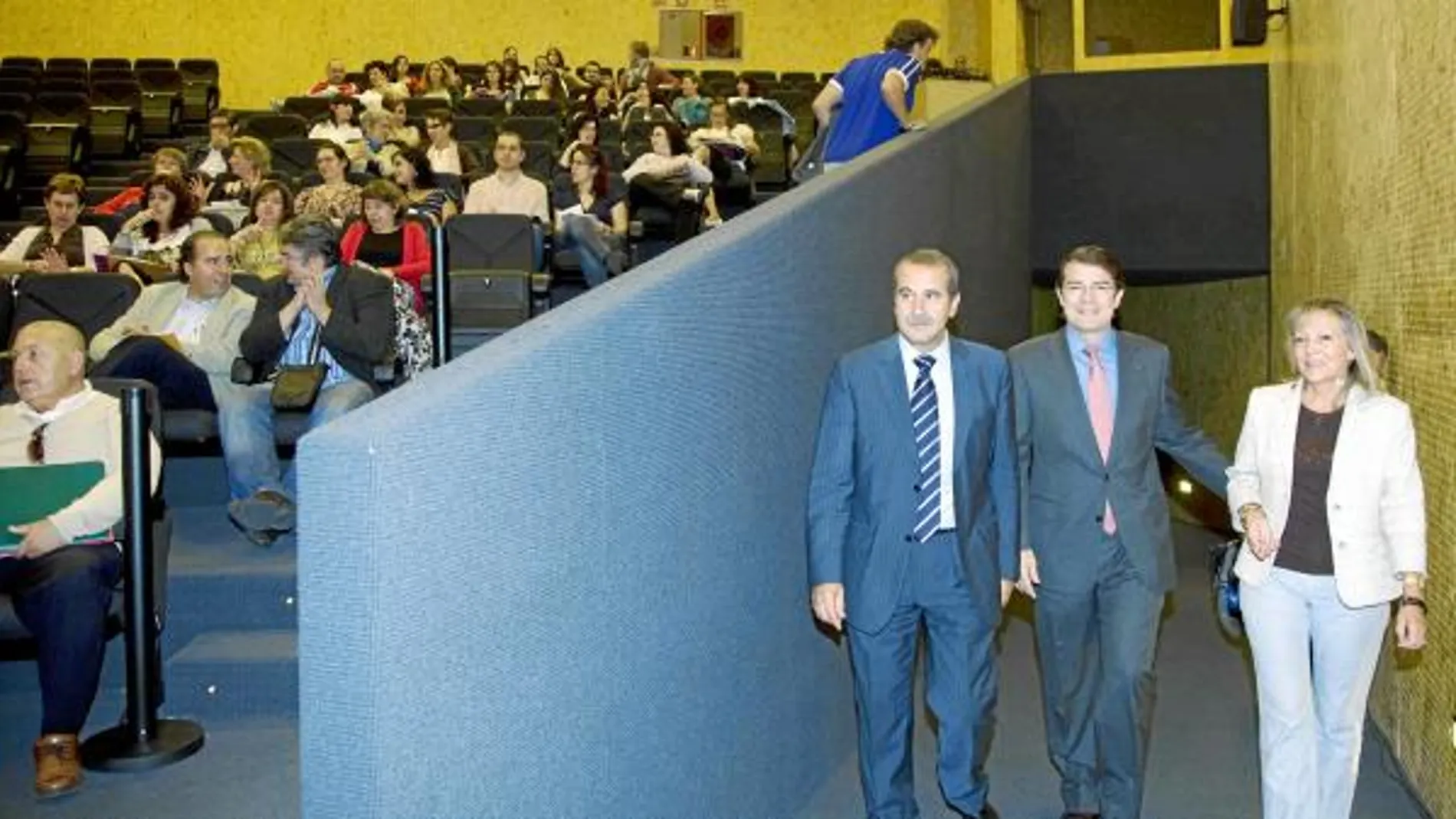 El consejero de Interior y Justicia, Alfonso Fernández Mañueco, antes de participar en las jornadas