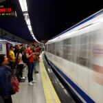 Imagen de archivo de un andén del Metro de Madrid / Efe
