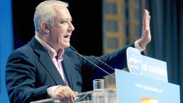 El presidente del PP-A, Javier Arenas, durante su intervención en el Palacio de Congresos de Granada
