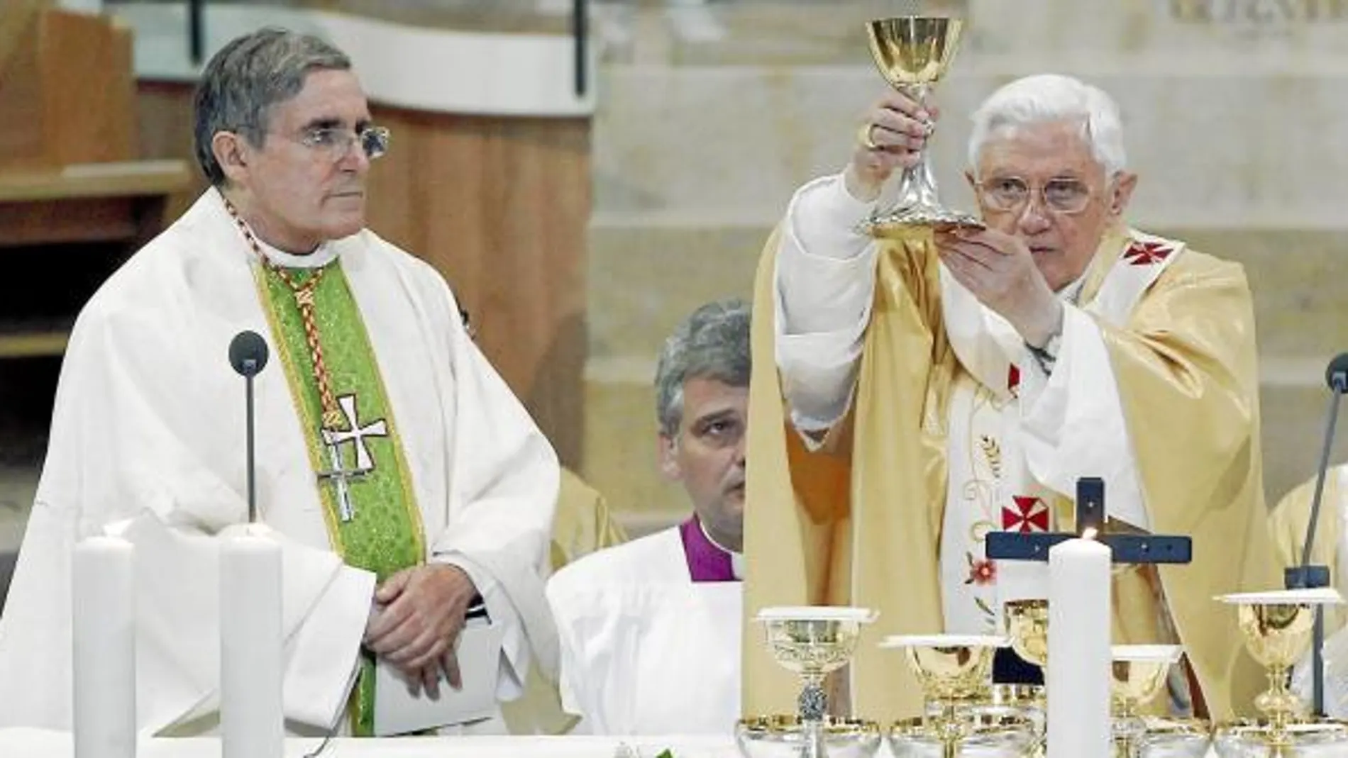 El Papa habló en catalán en muchos momentos durante la homilía