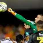  1-0: El Valencia toma oxígeno y el Granada se queda tocado
