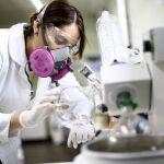 Los laboratorios trabajan en lograr vacunas y repelentes contra el Zika.
