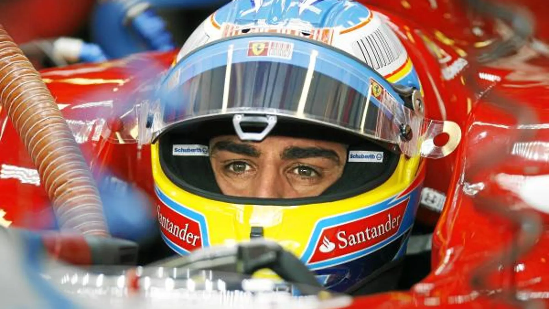 El español regresó a Maranello y el sábado probará los nuevos Pirelli en Abu Dhabi