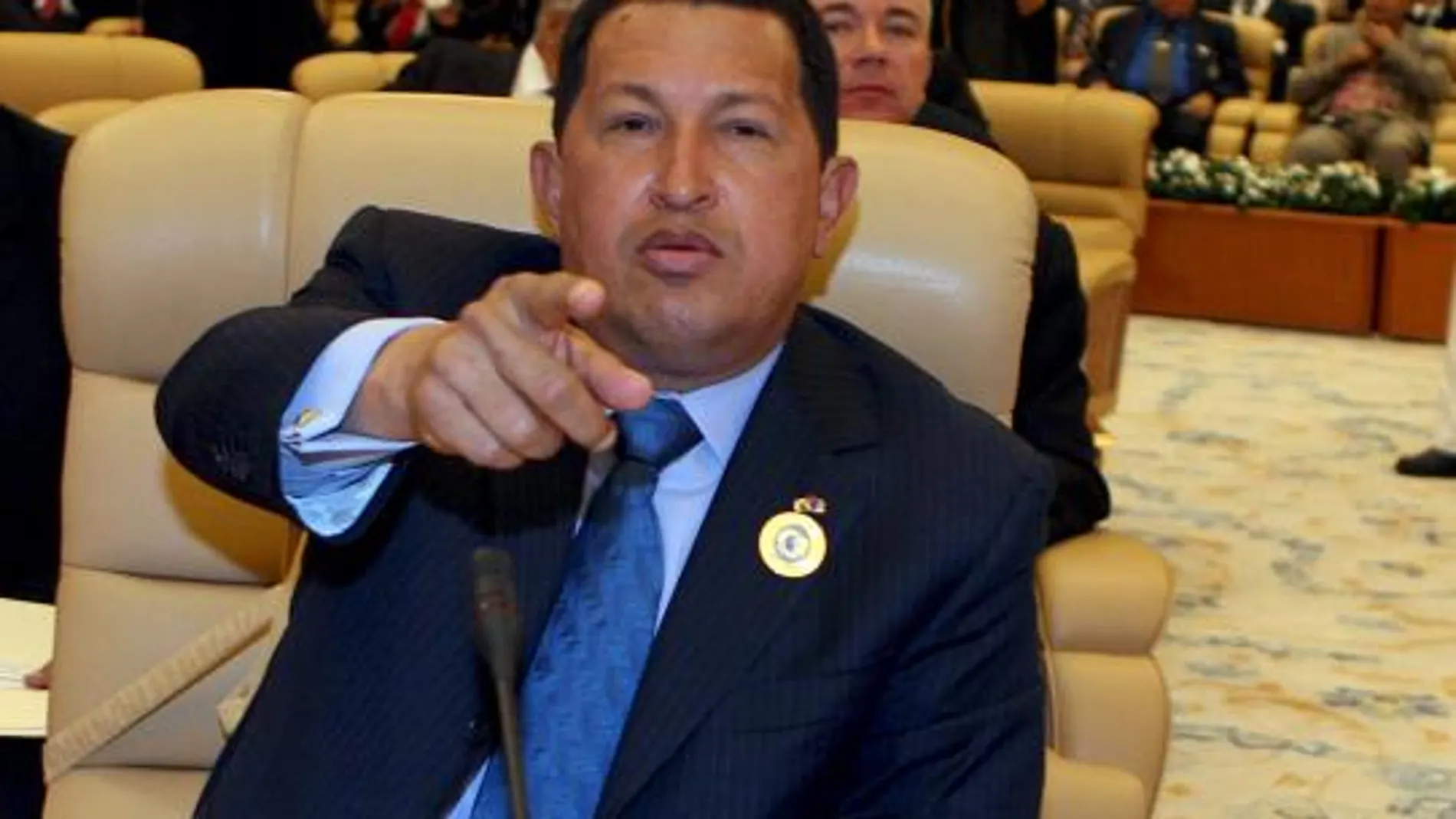 Chávez expropia once torres petroleras a una compañía estadounidense