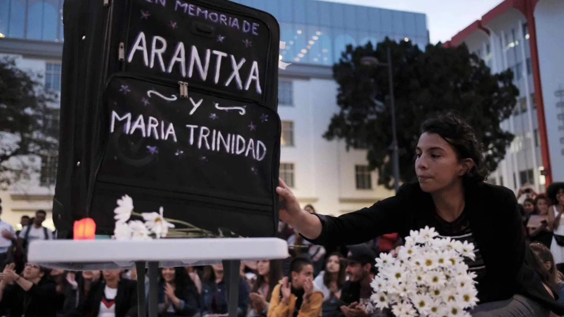 Manifestación contra la violencia de género en homenaje a las dos turistas asesinadas el pasado fin de semana: la española Arantxa Gutiérrez López y la mexicana María Trinidad Matus Tenorio