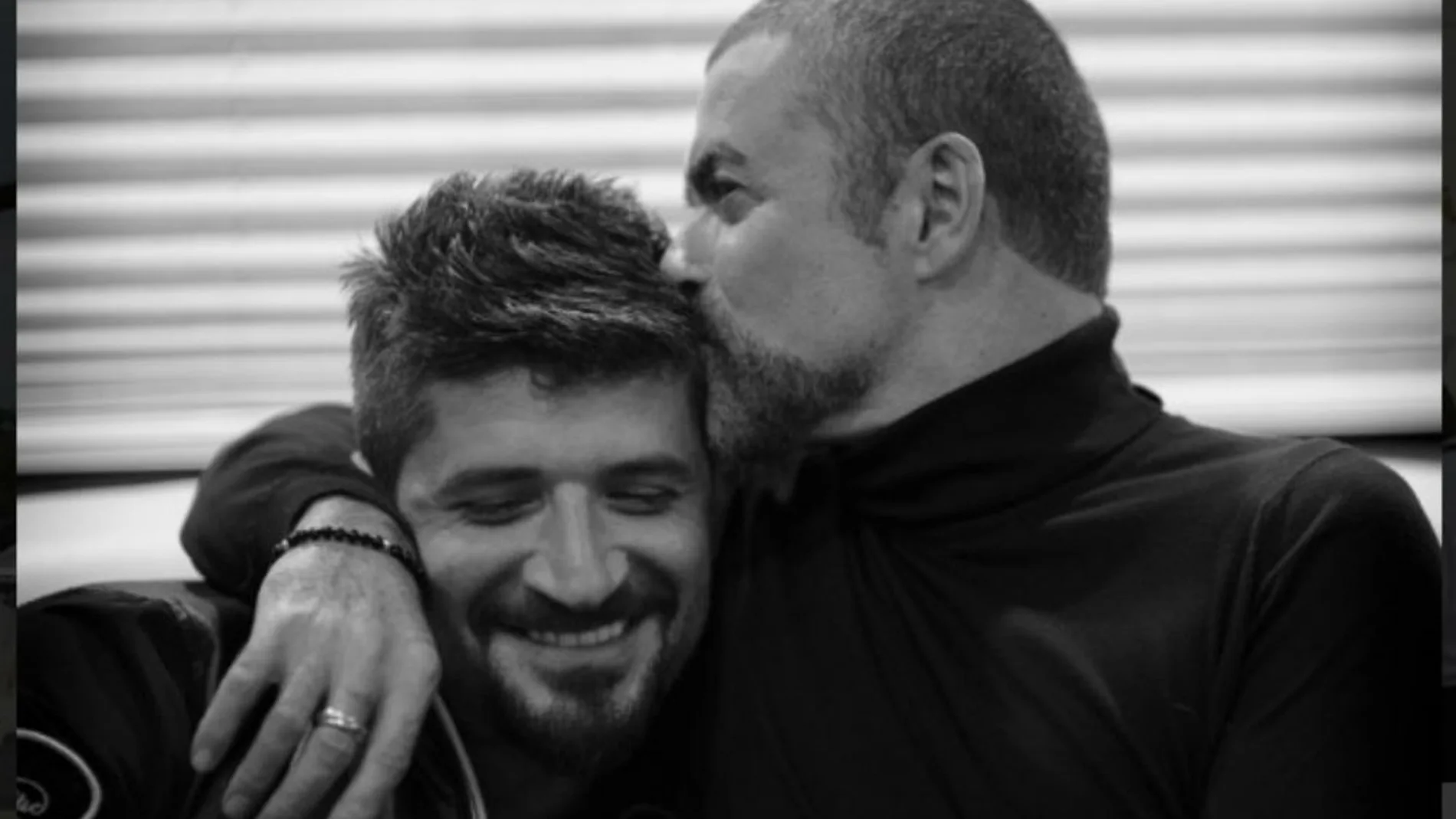 Fadi Fawaz y George Michael en una de las fotos que el primero compartió en Twitter tras la muerte del artista