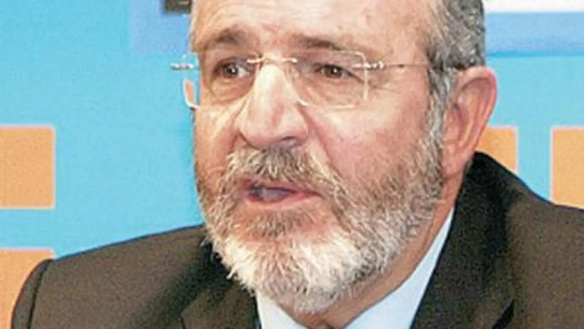 Díaz de Mera denuncia el desamparo del campo