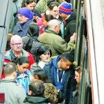 Metro negocia una rebaja salarial con la huelga al cuello