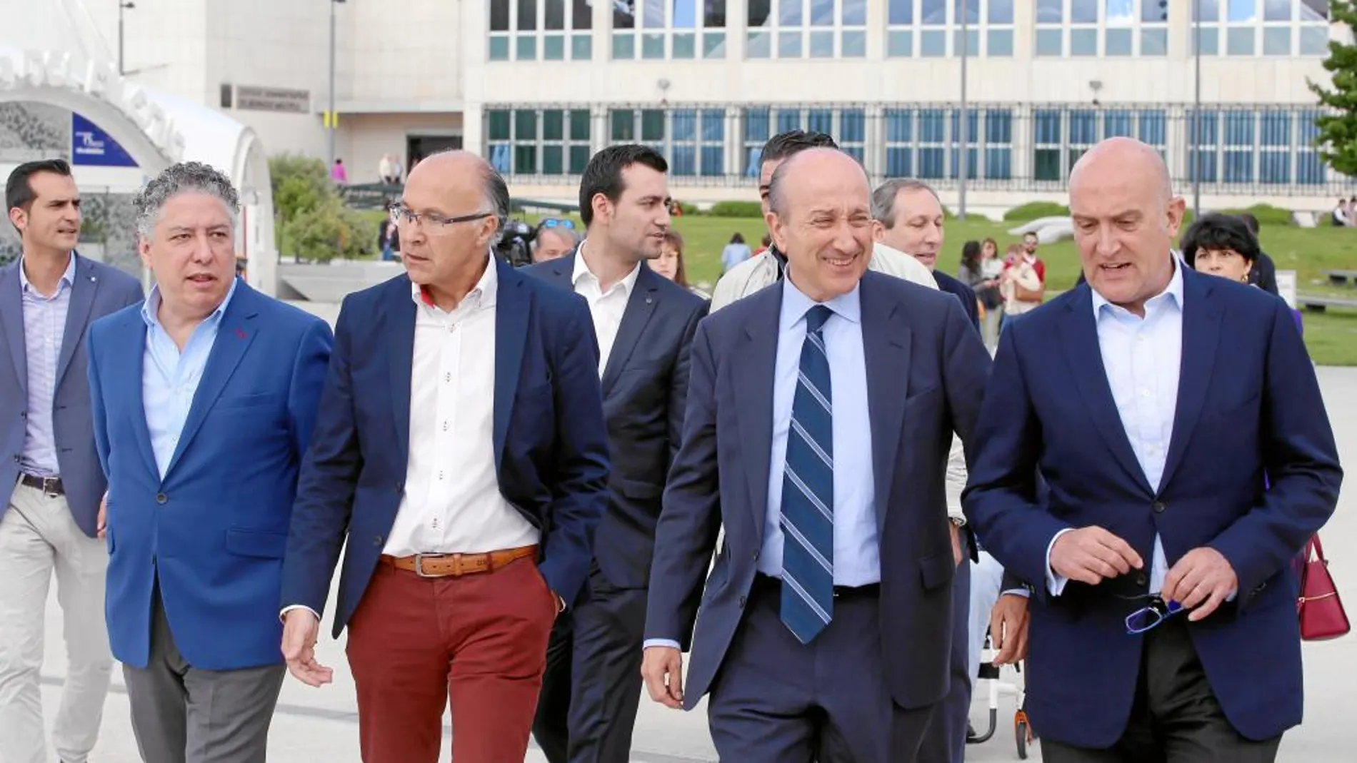 Ruiz Medrano junto a Carnero, Cortes y Tomás Burgos, ayer en Valladolid