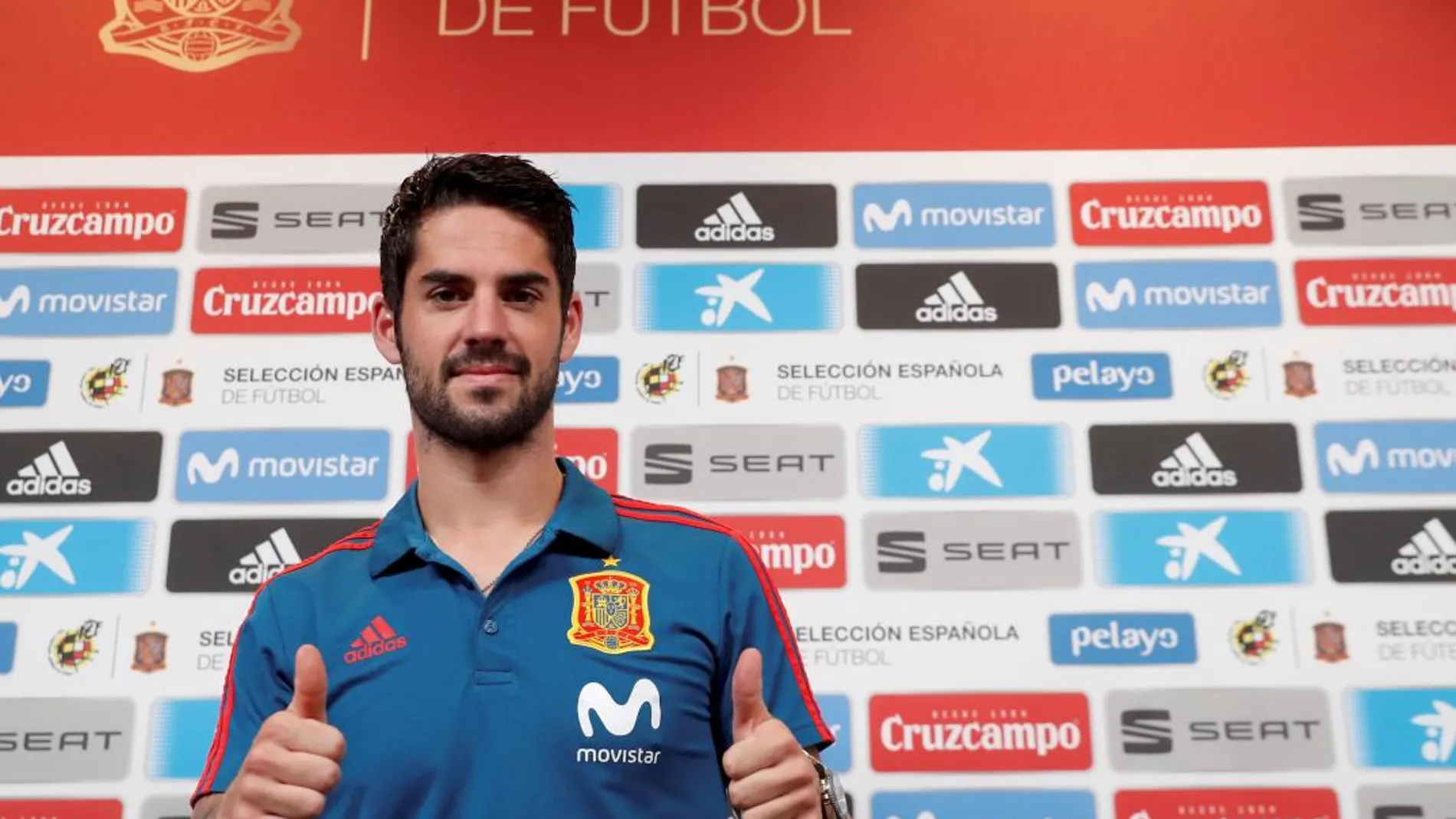 El centrocampista de la selección española Isco Alarcón posa durante una rueda de prensa en Krasnodar / Efe