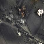 Captura de video facilitada por el Ministerio de Defensa ruso que muestra el bombardeo aéreo ruso en Hmeymim