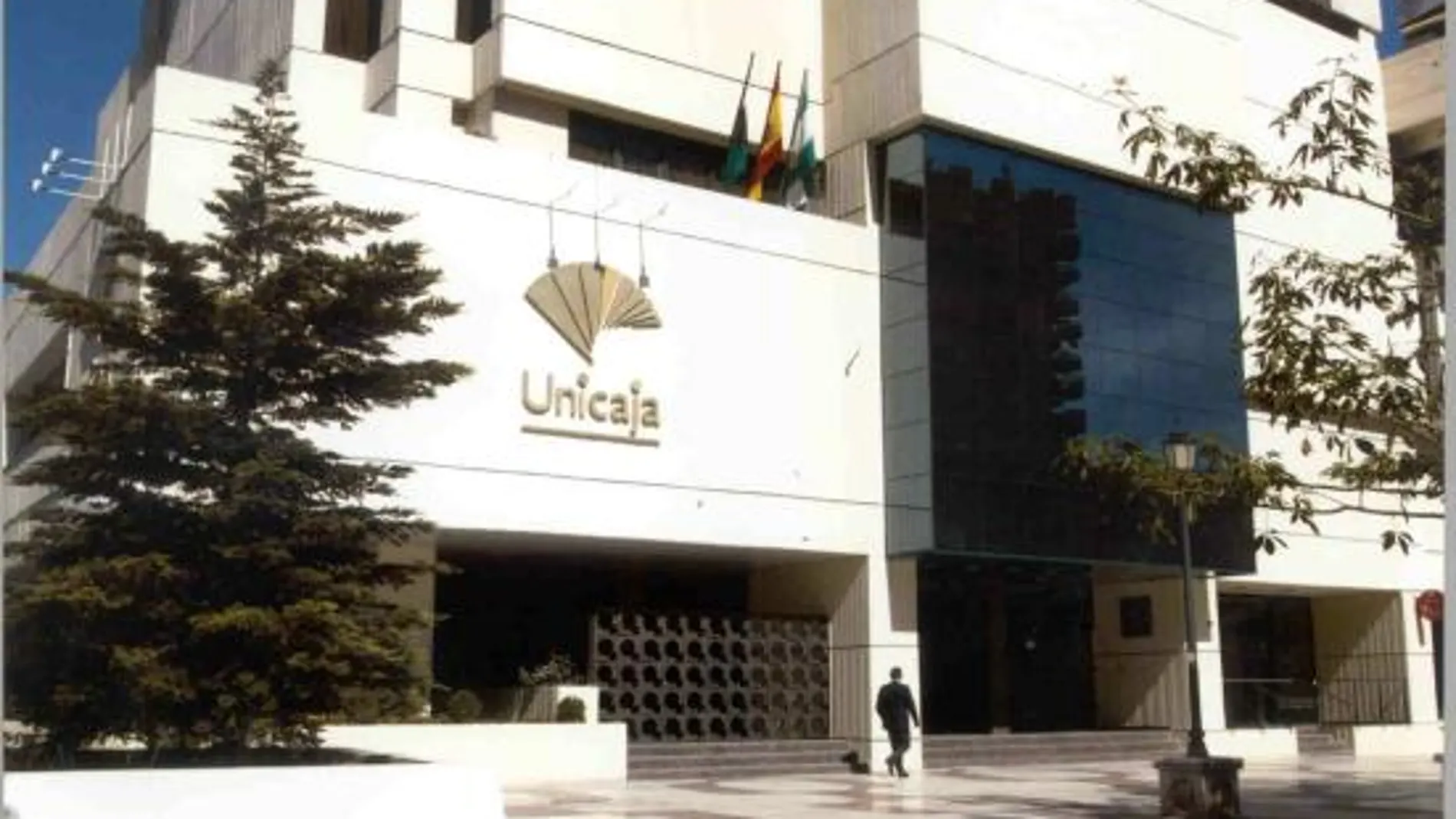 Unicaja, en negociaciones para una fusión con CCM, no se pronuncia