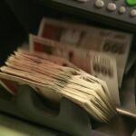 Un joven debería cobrar 3.500 euros al mes para poder comprar una casa