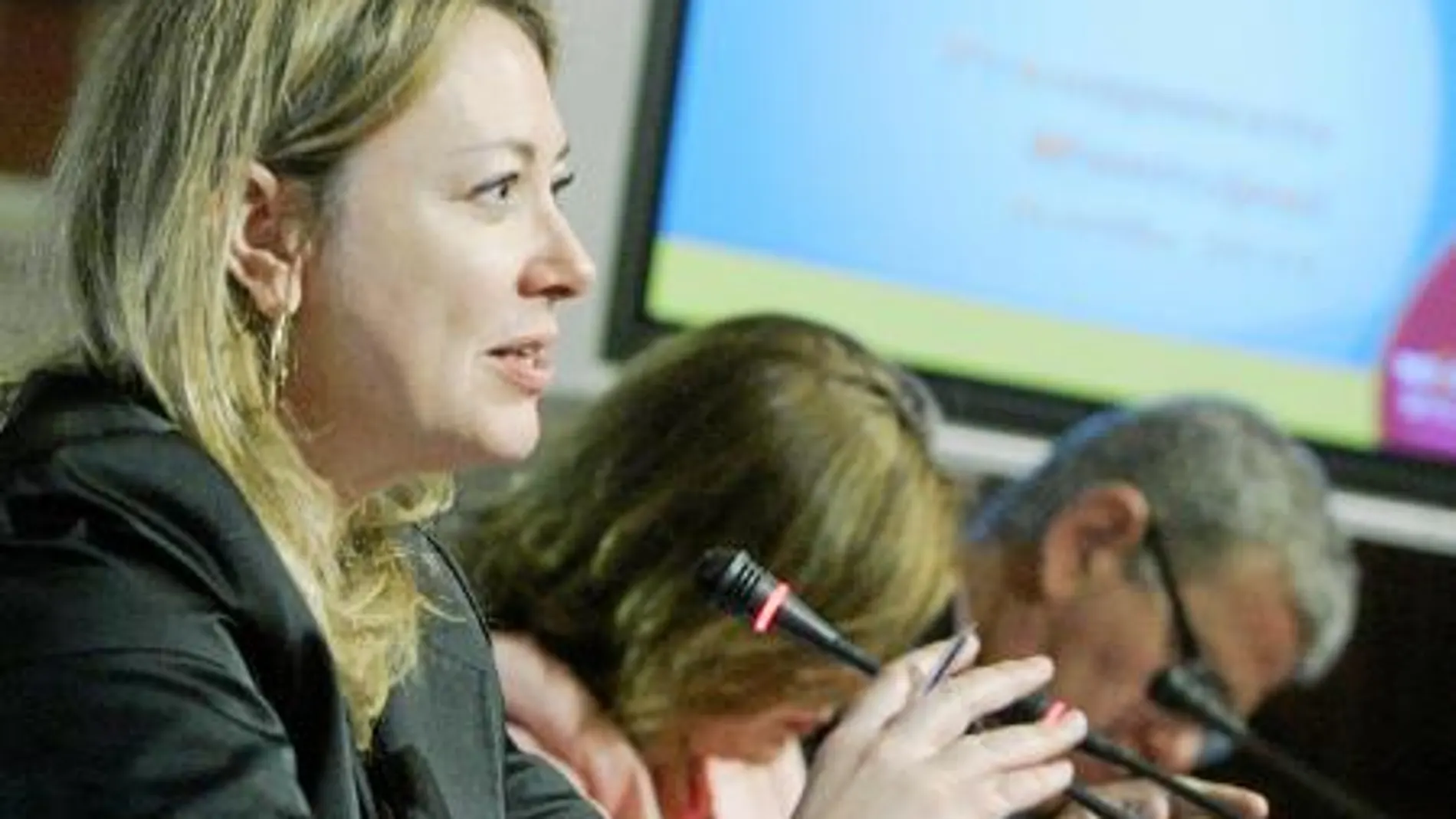 Nieves Hernández, delegada de Hacienda, durante la reciente presentación del Presupuesto