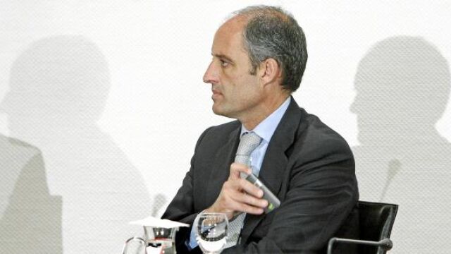 Camps «cumple» ante los valencianos