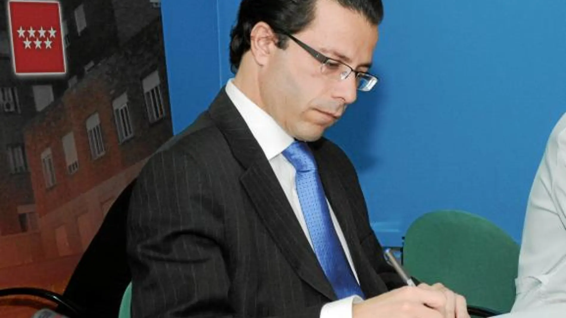 El consejero de Sanidad, Javier Fernández-Lasquetty, rechazó ayer que hubiese hospitales afectados por la legionela. «Todos los pacientes excepto uno han llegado al hospital con la infección ya contraída»