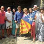 En agosto de 2016, Pilar Rahola celebró una fiesta en su casa a la que acudieron Carles Puigdemont, Joan Laporta y Rafael Yuste, entre otros