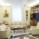 Francisco con Benedicto XVI, en el Vaticano