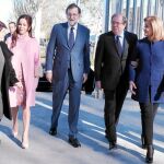 Mariajo Rajoy, Fátima Bañez, Juan Vicente Herrera, María José Salgueiro, Silvia Clemente y Clara Luquero, antes de inaugurar la nueva sede de Segovia