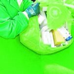 Cada mes se recoge una media de seis kilos por cada 1.000 habitantes