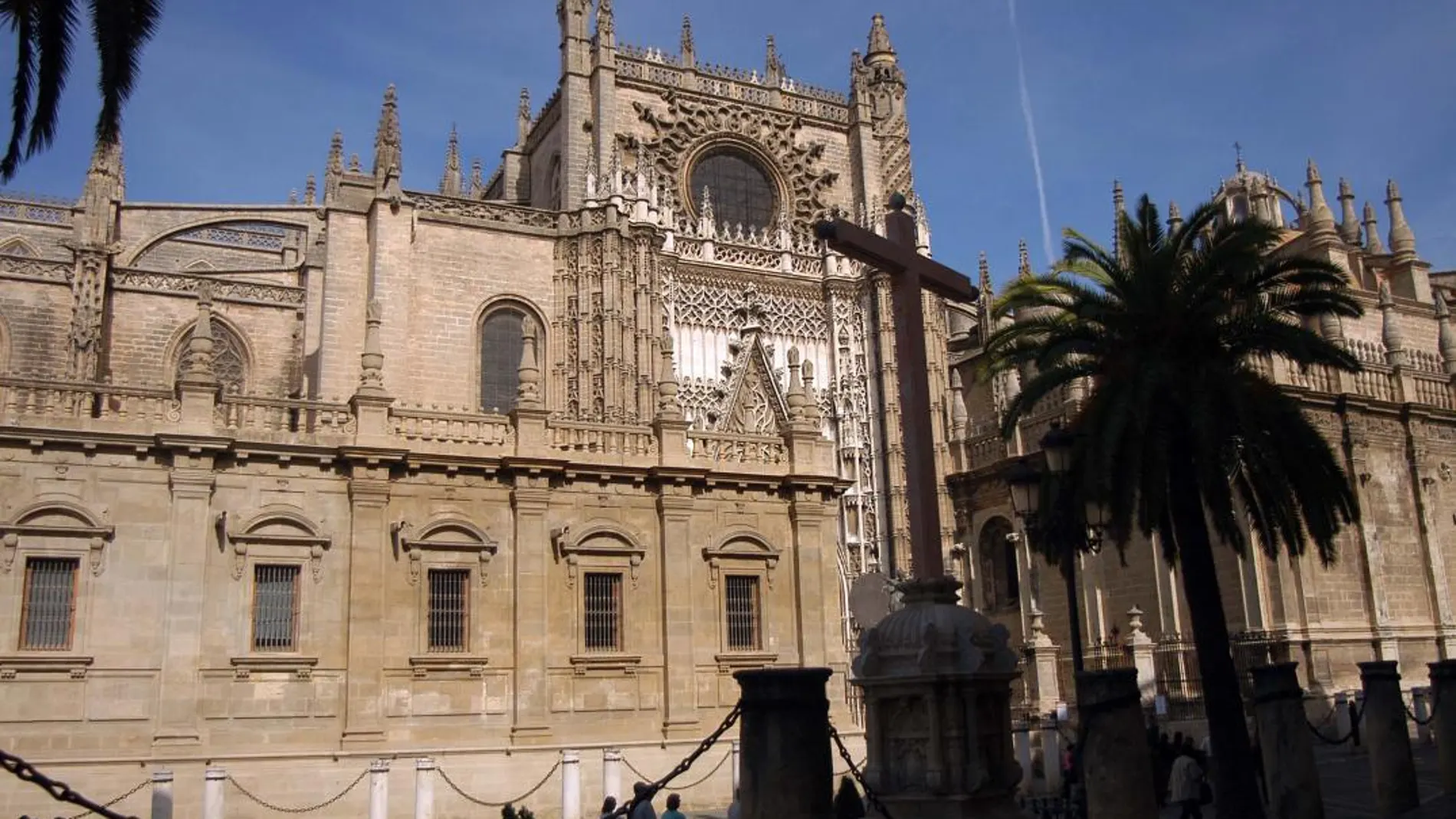 La Catedral y la Giralda fueron inscritos en el Registro de la Propiedad por la Iglesia