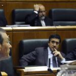 Ibarretxe anuncia que abandona la política en la investidura de Patxi López