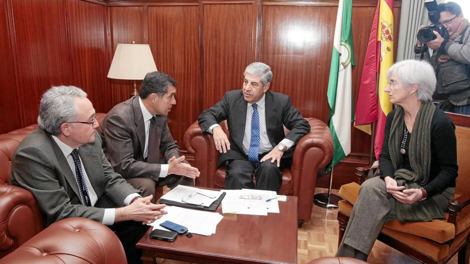 El presidente del TSJA, Lorenzo del Río, en uno de sus recientes encuentros con Damián Álvarez