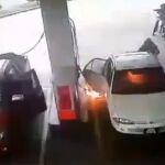 Un niño provoca un incendio en una gasolinera y tiene que ser hospitalizado