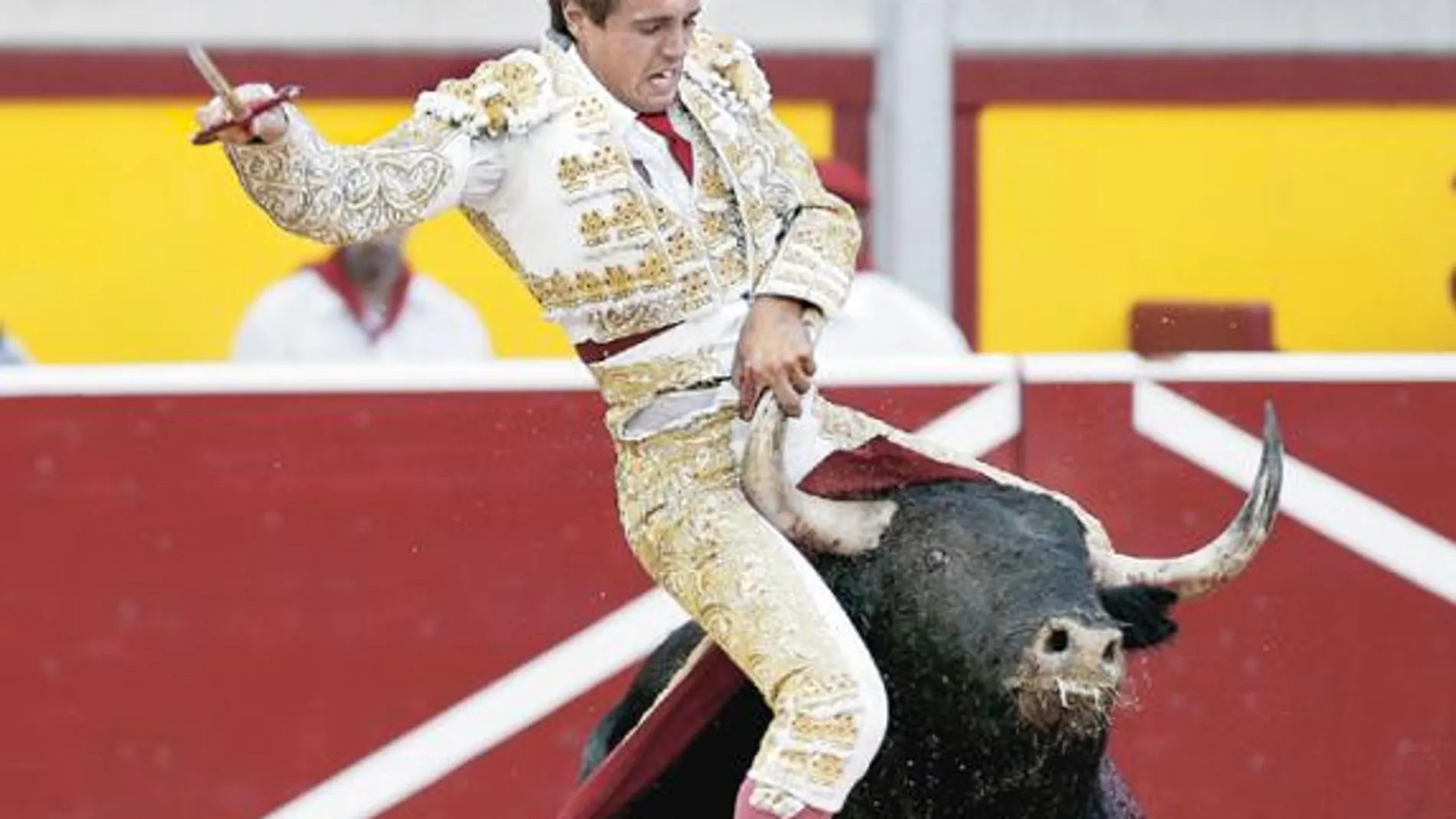 Oreja a las ansias de Tendero