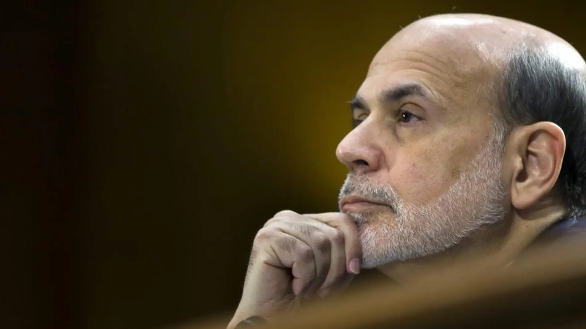 El presidente de la Reserva Federal (Fed), Ben Bernanke, declara durante su comparecencia semestral ante un comité del Senado