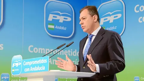 El secretario general del PP-A, José Luis Sanz, en la sede regional de su partido en Sevilla