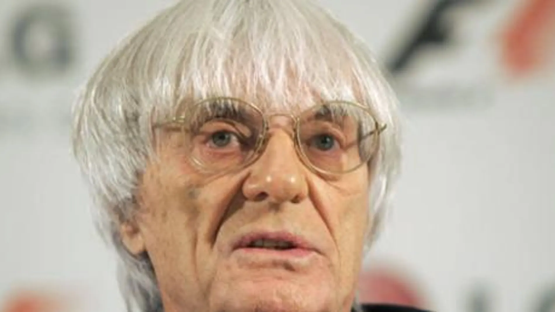 Ecclestone, patrón de la F-1, elogia a Hitler y dice que eliminar a Sadam fue un error