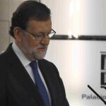 El presidente del Gobierno, Mariano Rajoy, durante su comparecencia a primera hora de la mañana en el Palacio de La Moncloa, tras el Brexit