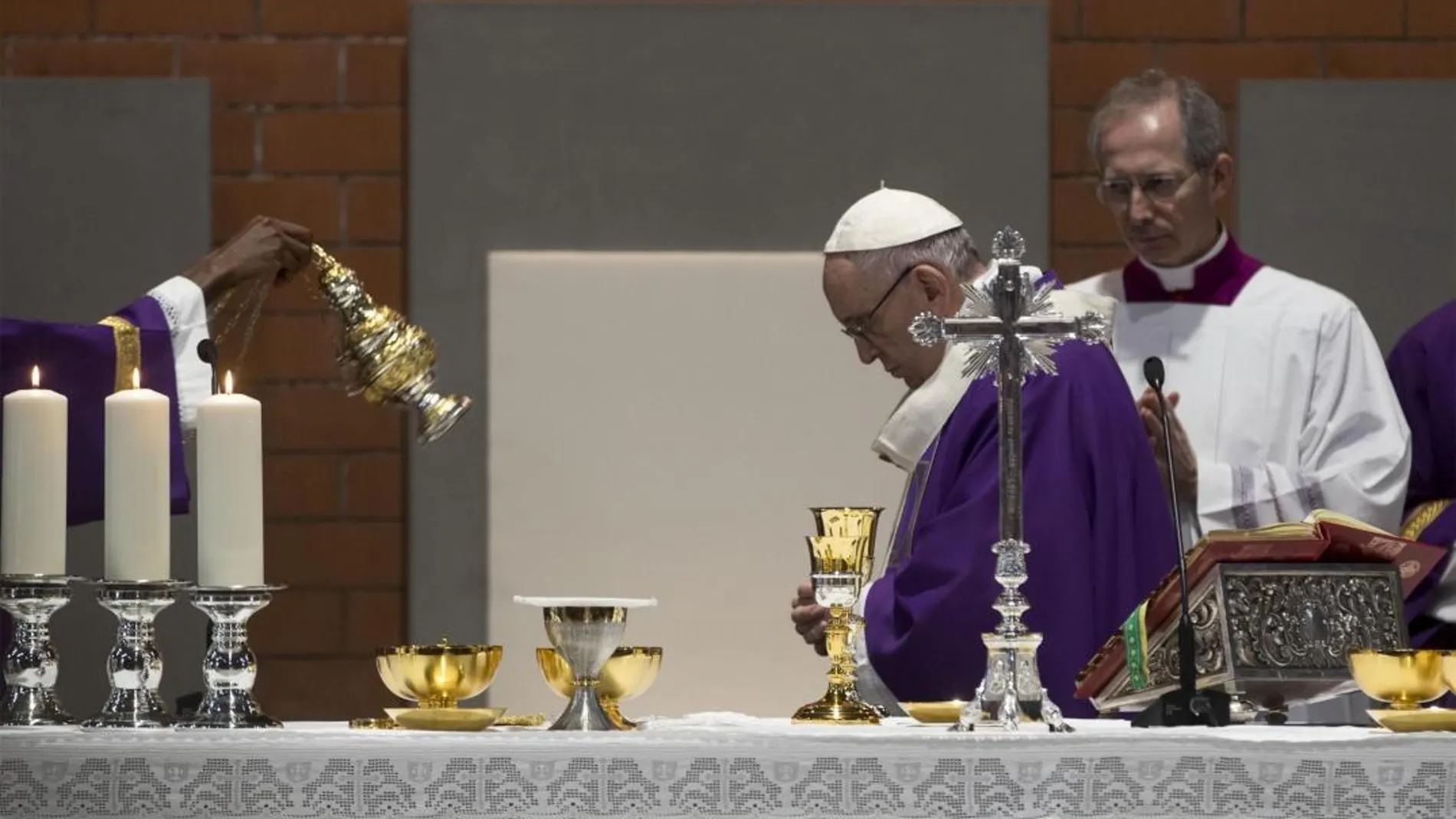El Papa durante el rezo del ángelus