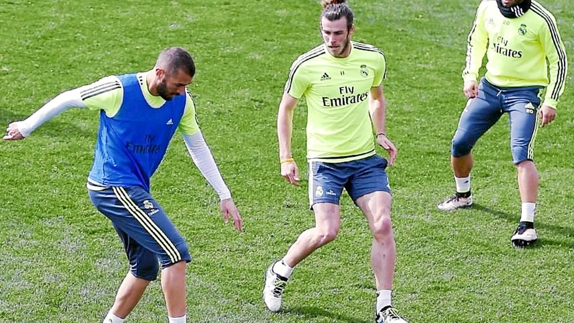 Benzema, Bale y Jesé, en el entrenamiento de ayer del Madrid en Valdebebas