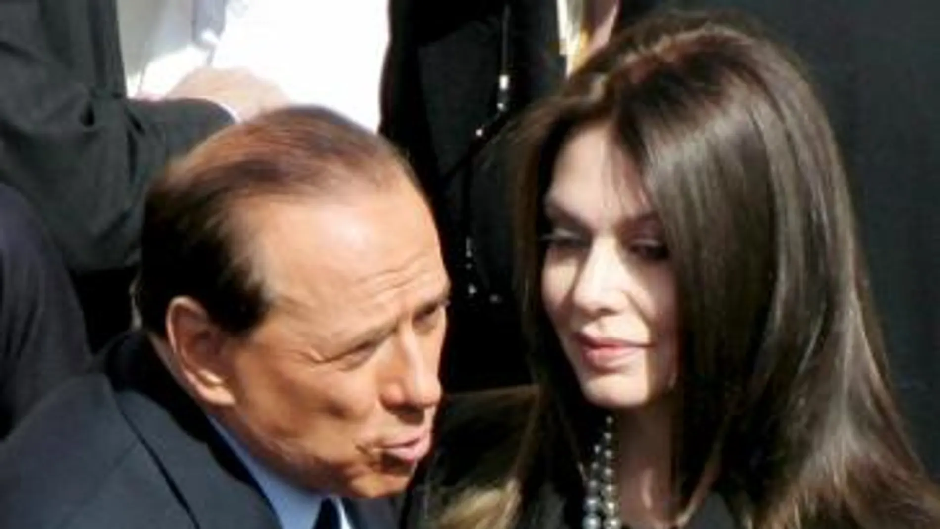 Berlusconi y Lario se disputan una herencia de 6.000 millones de euros