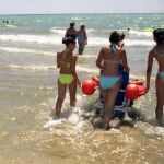 Bienestar Social financiará con más de 200.000 euros el Plan de Playas Accesibles