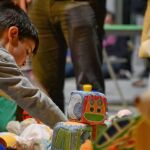 «Sile, Nole»: un mercadillo de juguetes dónde el dinero no funciona