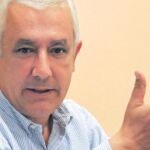 Javier Arenas: «A medio plazo hará falta un Gobierno de coalición PP-PSOE»