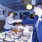 El presidente Puig saludó a los comerciantes de la Feria de Navidad de Xixona