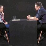 El líder de Podemos, Pablo Iglesias, entrevista a Xavier Domènech en su programa «La Tuerka» el pasado 1 de marzo