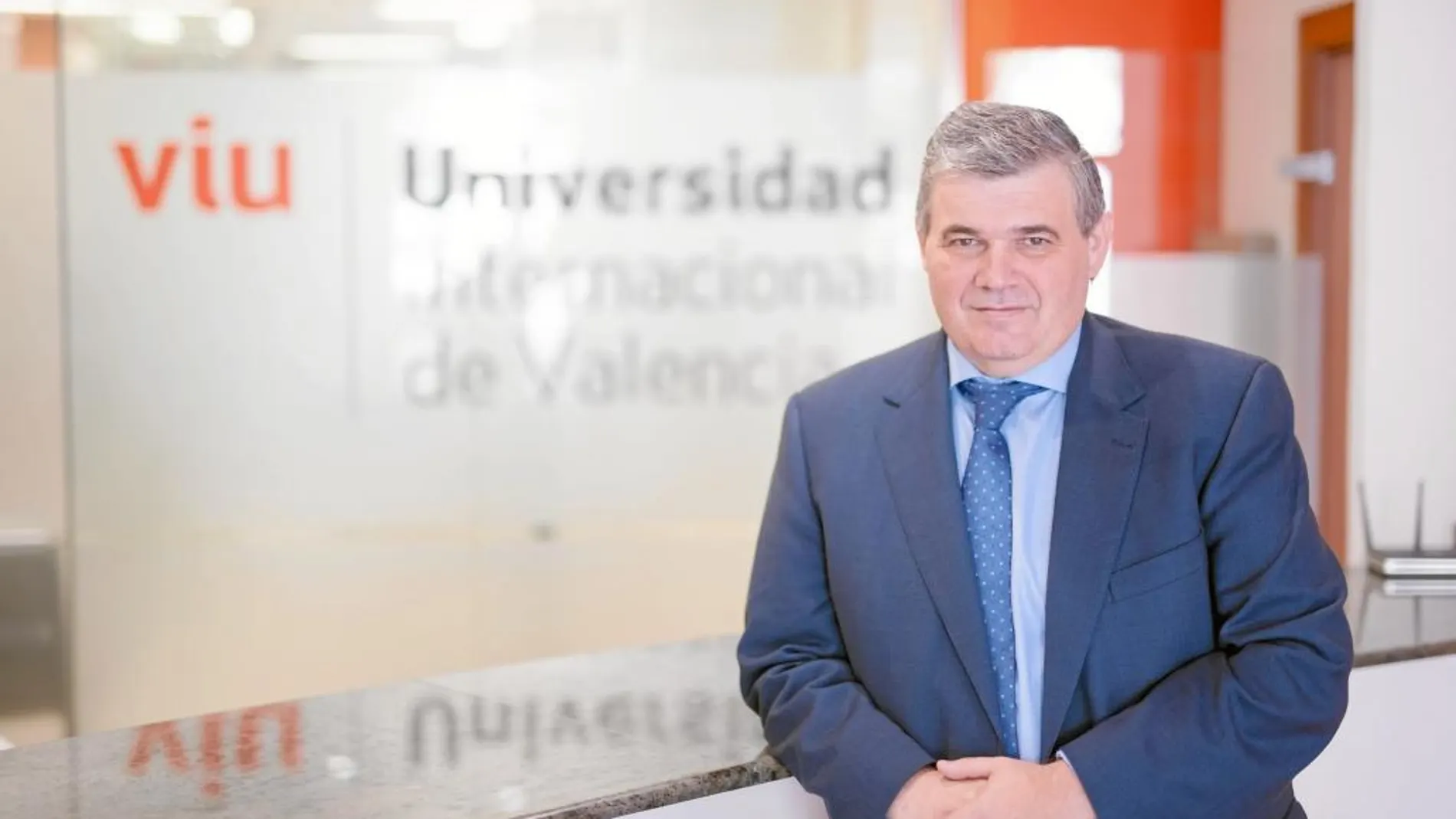 JAVIER VICIANO/ RECTOR DE LA UNIVERSIDAD INTERNACIONAL DE VALENCIA (VIU)