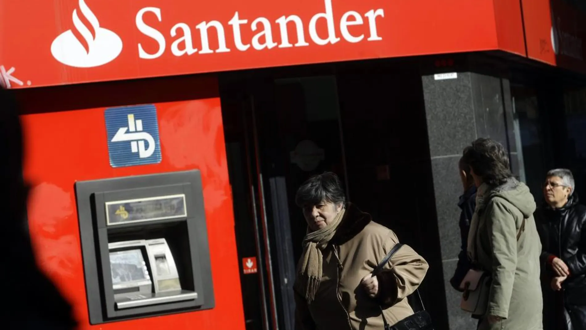 El Santander ganó el 50% más hasta junio tras reducir costes y provisiones