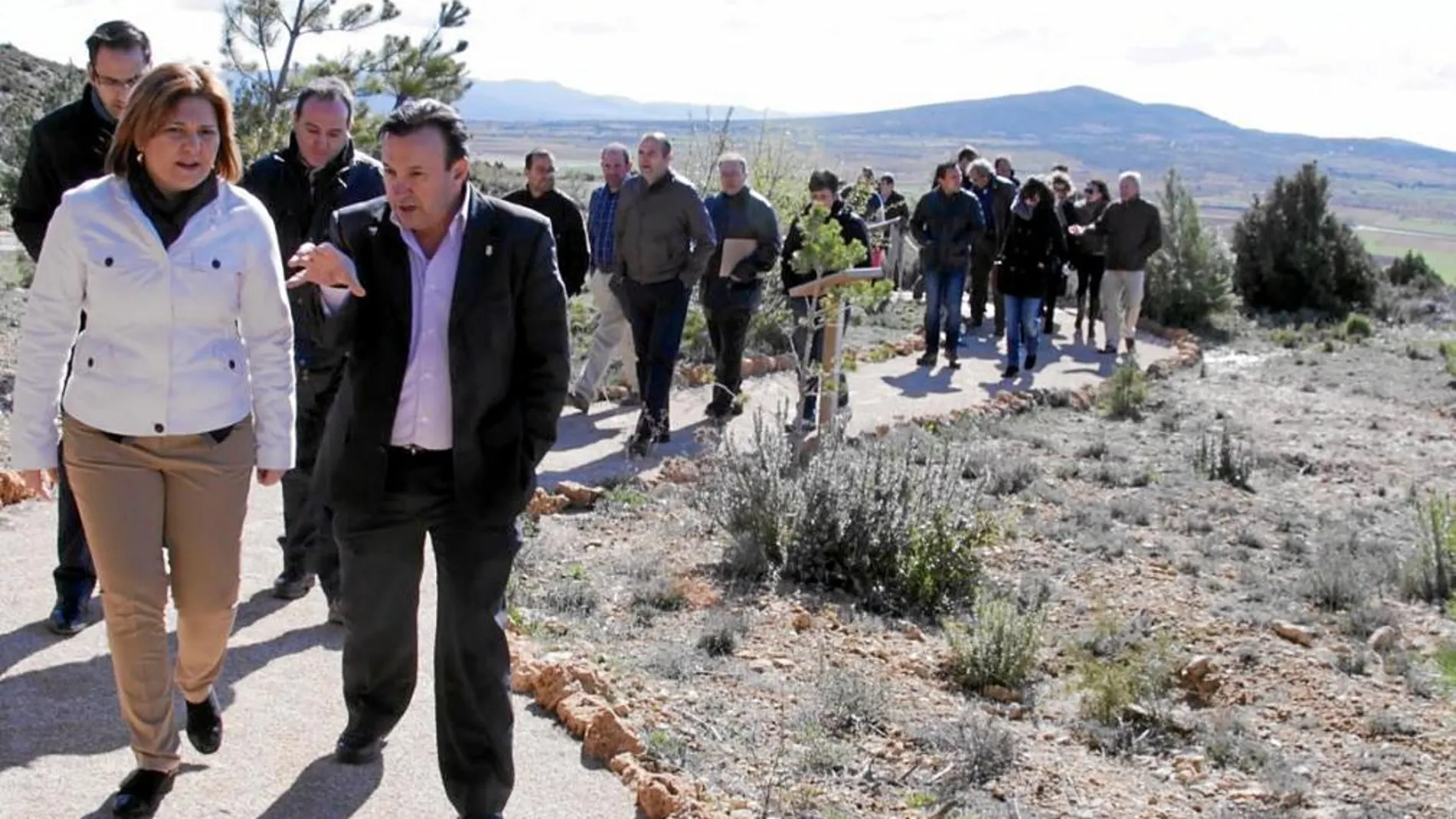 La consellera Bonig inauguró unas jornadas en Camporrobles sobre parajes