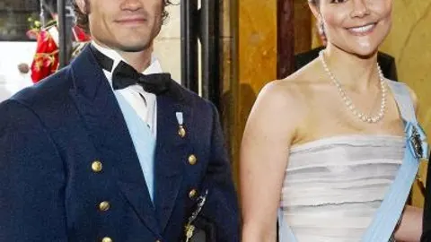 Carlos Felipe de Suecia y su hermana Victoria