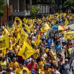 Miles de personas han protestado en Caracas por la escasez de medicamentos