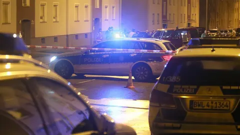 Cordón policial en un centro de refugiados de Alemania.