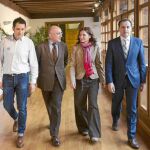 El presidente de la Diputación de Valladolid, Jesús Julio Carnero, junto a Luz Marí­a Sanz, Conrado Iscar y David Nieto