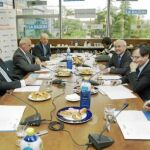 En la imagen, a la izquierda, Alfonso Ussía, Alfredo Dagnino, Luis Alejandre y Rafael Sánchez Sáus. A la derecha, José María Marco, Francisco Marhuenda y José Manuel Otero Novas